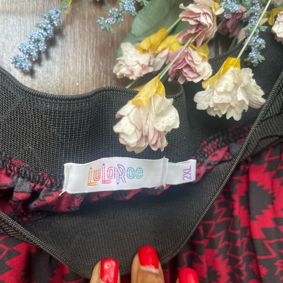 Sale‼️LulaRoe Red and Black Pleated Skirt Size 2XL by - Picture 6 of 8